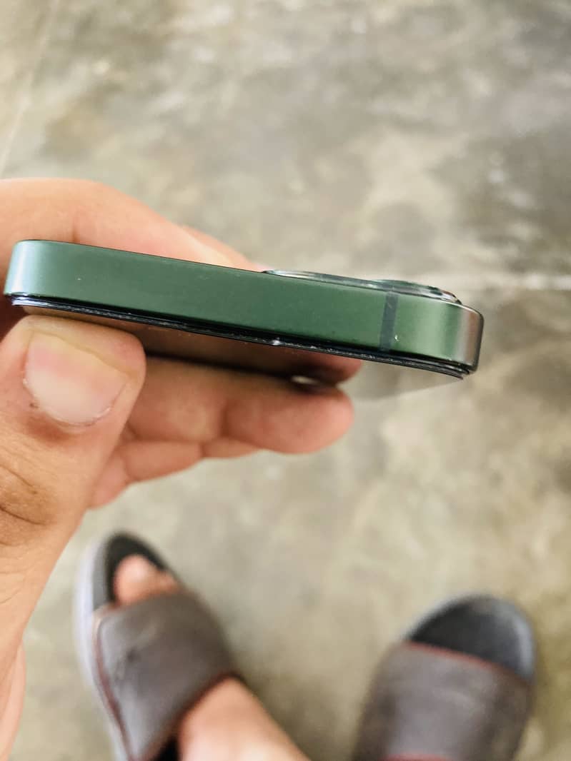 Apple iPhone 13 mini 6