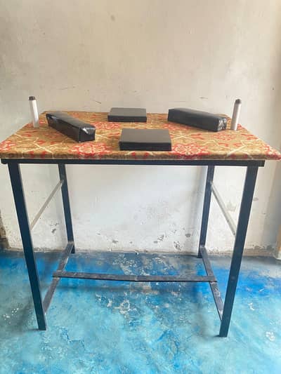 arm wrestling table