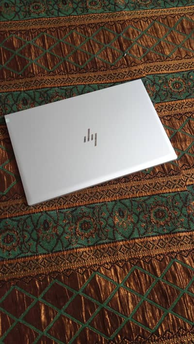 HP Elite book 840 G8