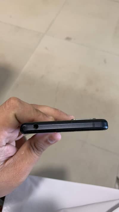 AQUOS SENS 5G