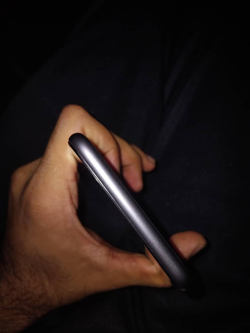 Apple iPhone 8 Plus 3