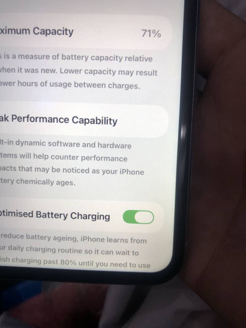 Apple iPhone 11 4