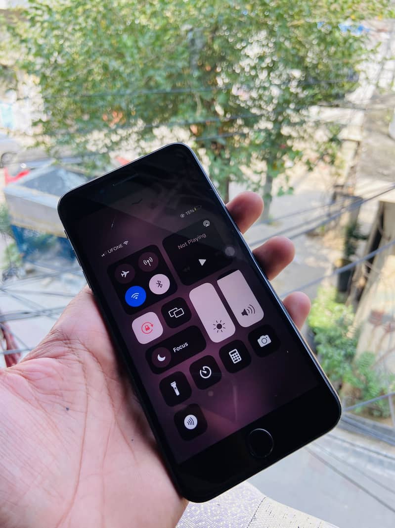 Apple iPhone 7 Plus 0