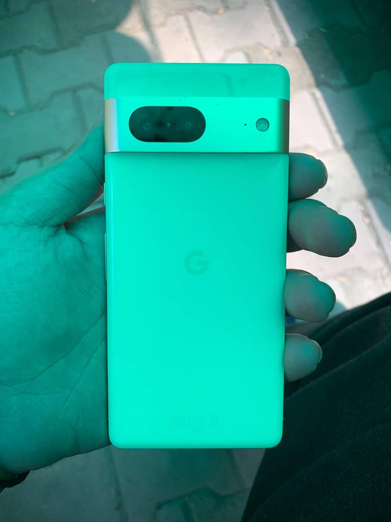 Google Pixel 7 4