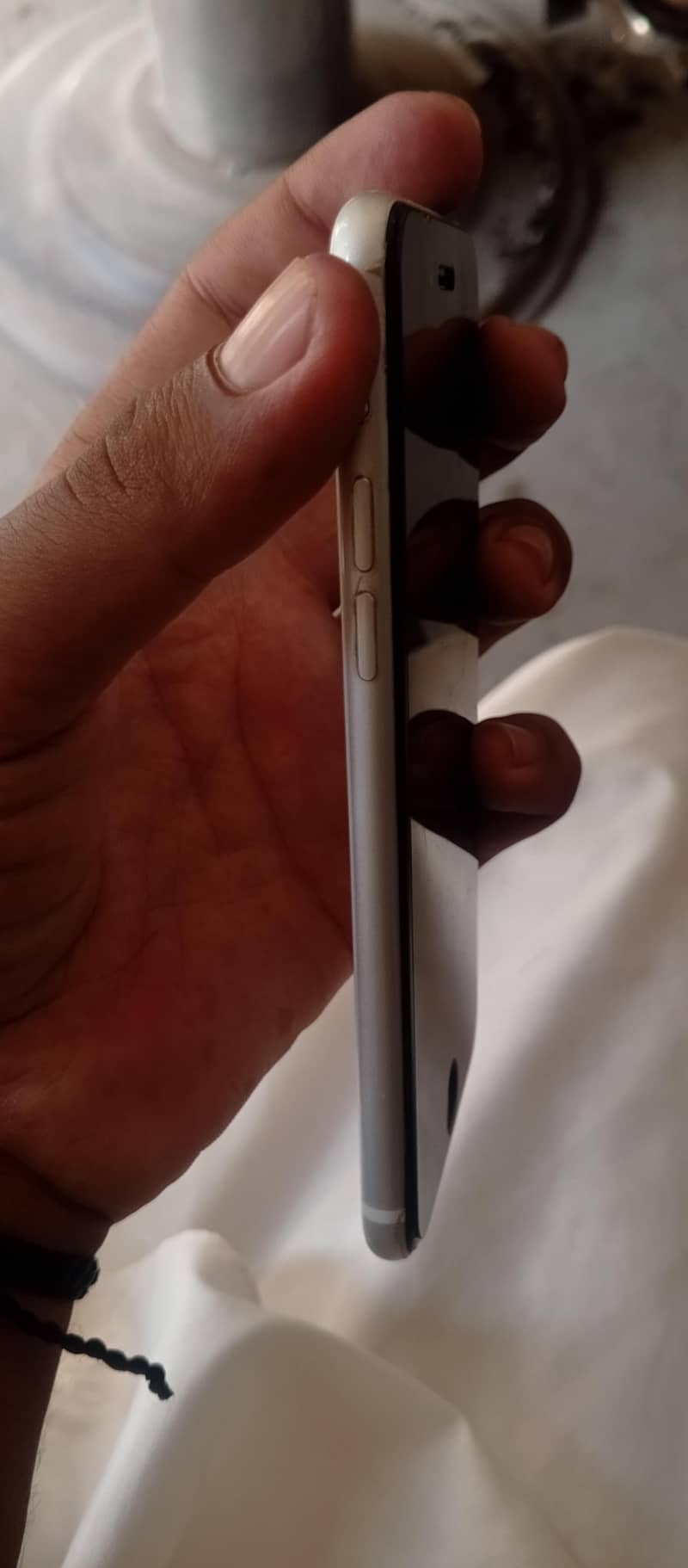 Apple iPhone SE 3