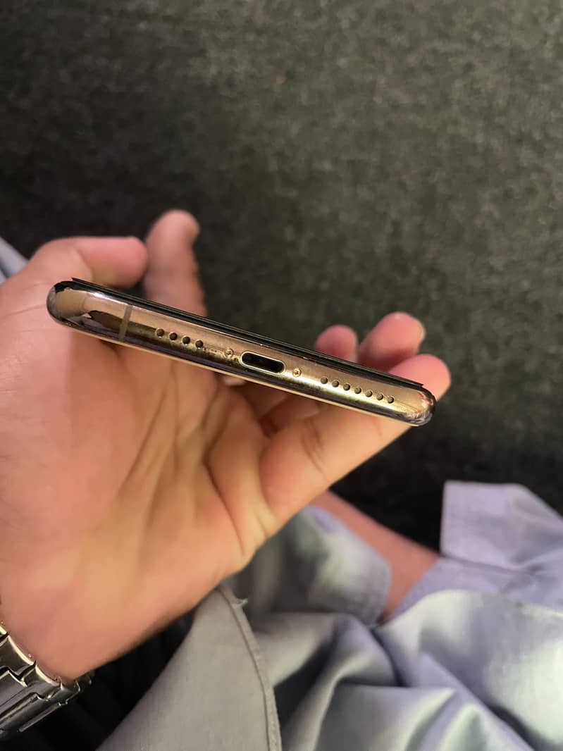 Apple iPhone 11 Pro Max 5