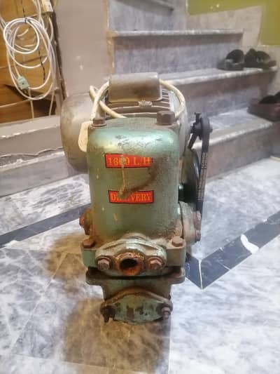 Golden Water Pump with Motor