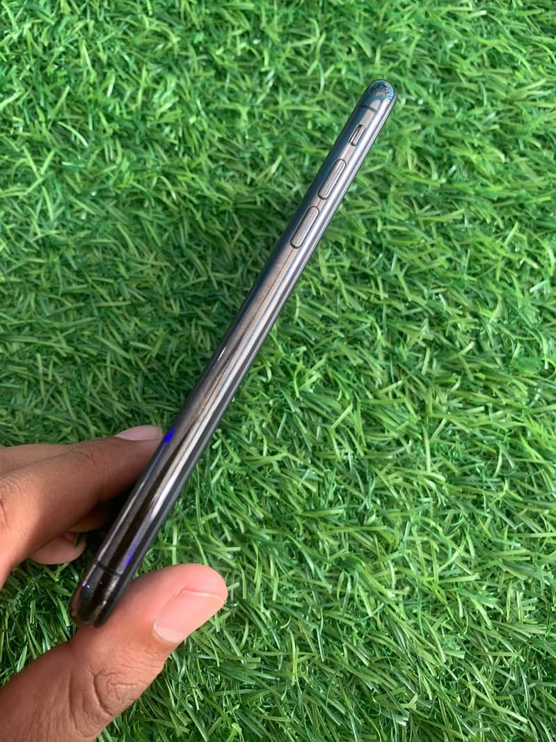 Apple iPhone X 2