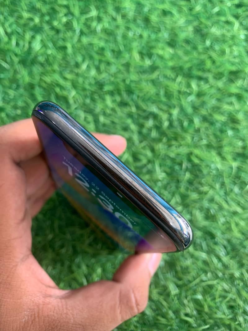 Apple iPhone X 3