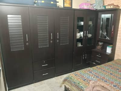 I sale furniture urgent