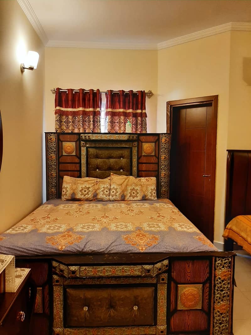 Bed and side tabble 4