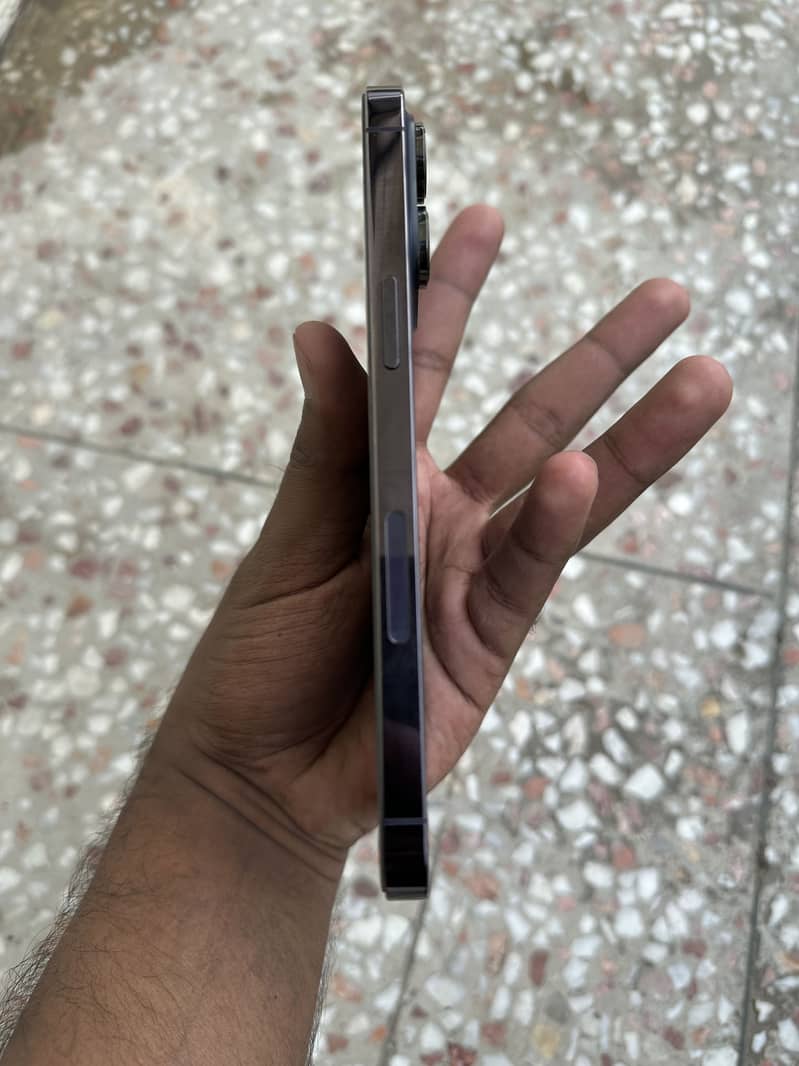 Apple iPhone 14 Pro Max 1