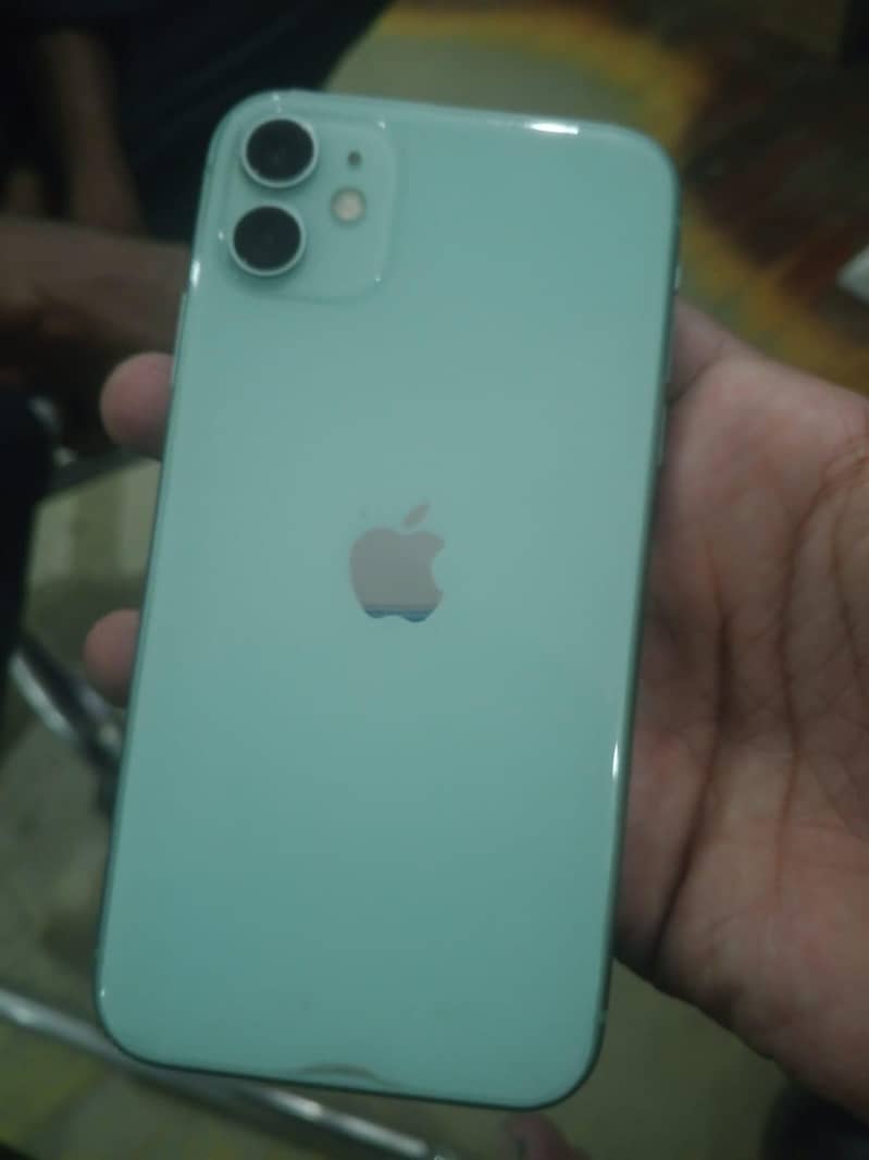 Apple iPhone 11 3