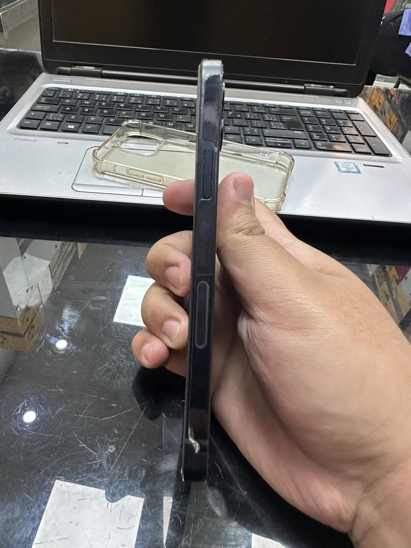 Apple iPhone 12 10
