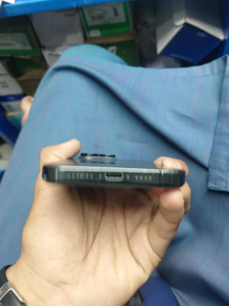 Apple iPhone 15 Pro Max 1