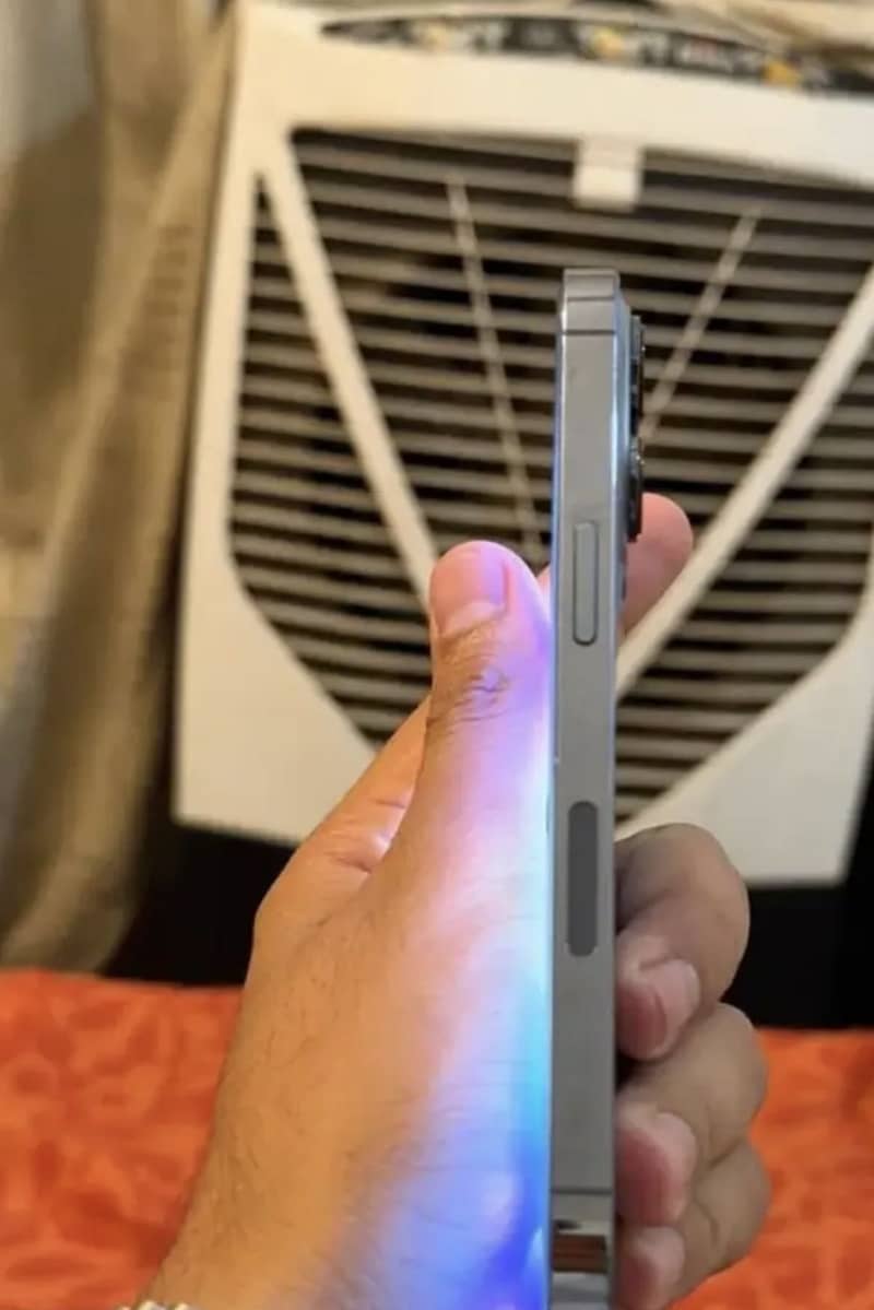 Apple iPhone 13 Pro 4
