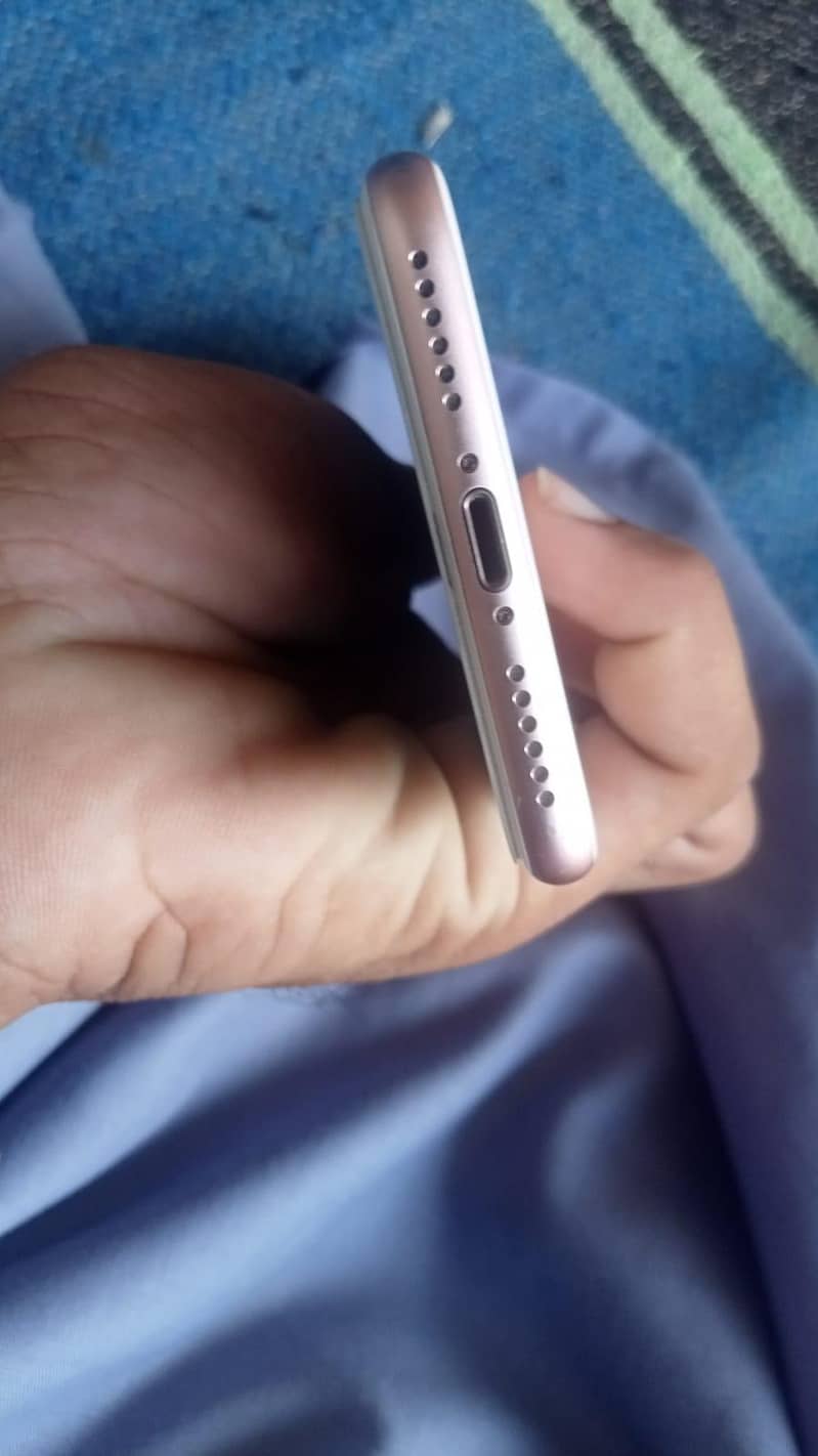 Apple iPhone 8 0