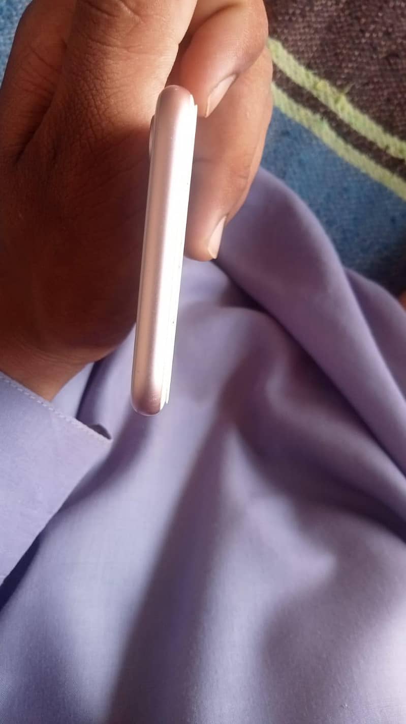 Apple iPhone 8 1