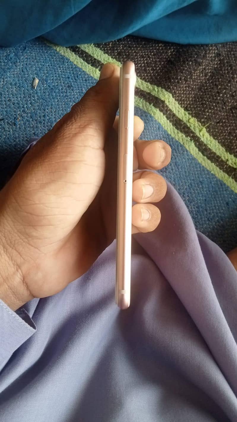 Apple iPhone 8 3