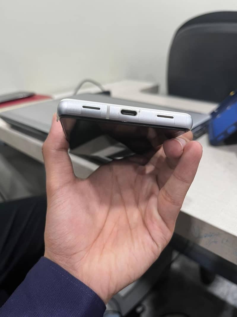 Google Pixel 7a 3