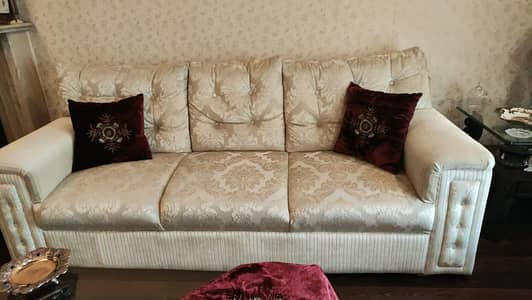 Elegant 6-Seater Sofa Set (3+2+1) – Cream/Ivory – Excellent Condition
