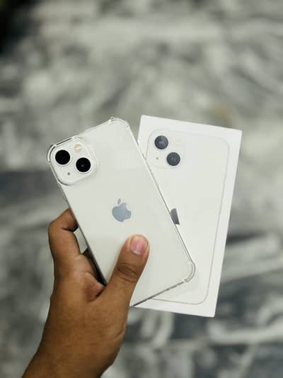 Apple iPhone 13