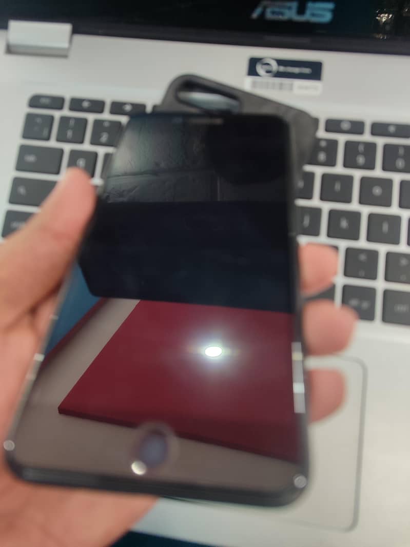 Apple iPhone 7 Plus 2