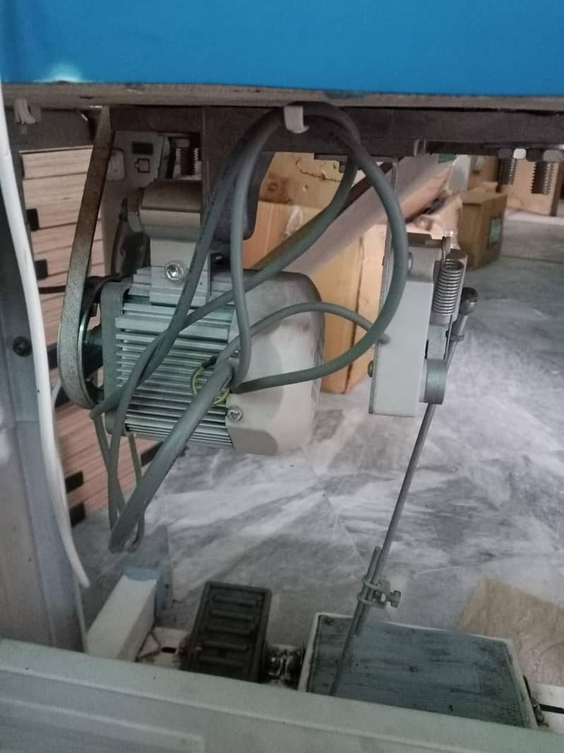 : Crown Type: Overlock Machine 6
