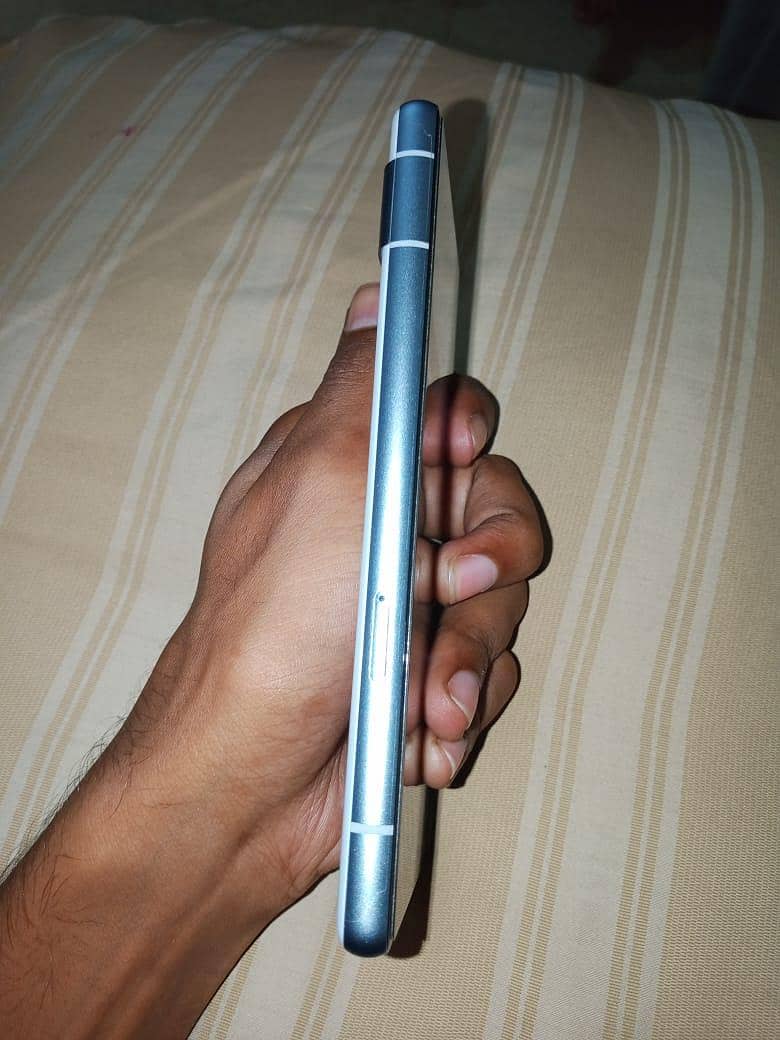 Google Pixel 7a 4