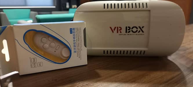 VR BOX Virtual Reality Headset with Bluetooth Remote