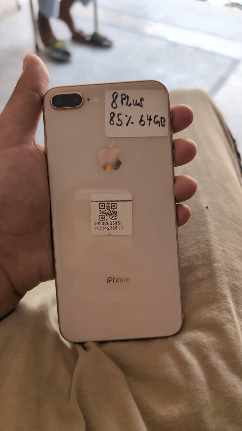 Apple iPhone 8 Plus 0