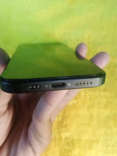 Apple iPhone 15
