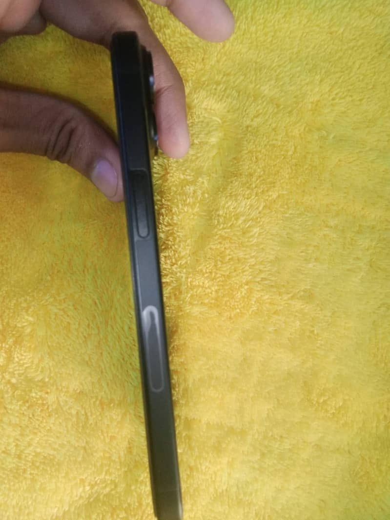 Apple iPhone 15 2