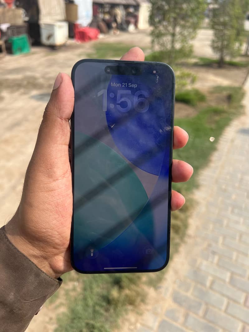 Apple iPhone 15 Pro Max 3