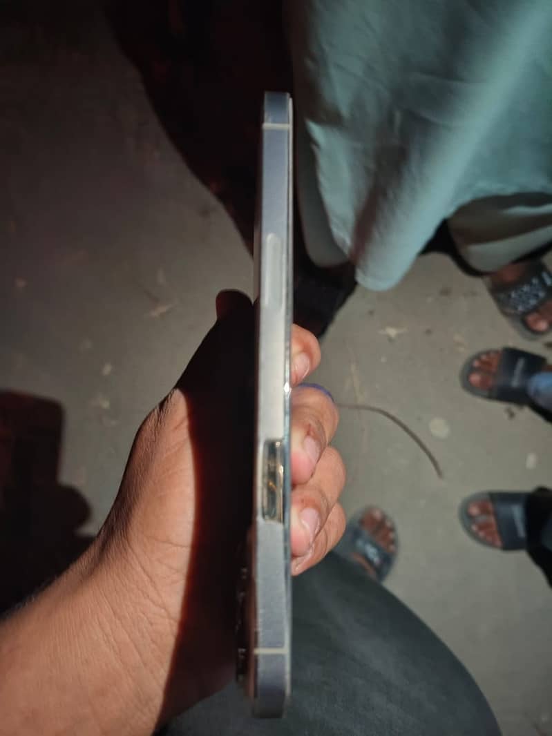 Apple iPhone 13 Pro Max 1