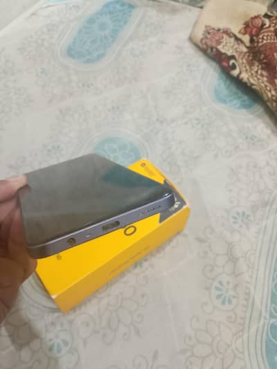 Selling phone urgently
