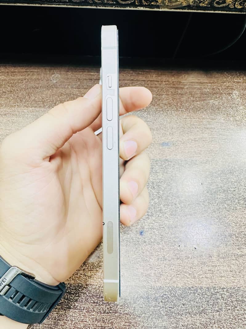 Apple iPhone 14 1