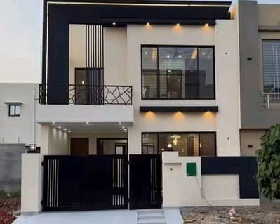 Prime Location 5 Marla House In Bahria Nasheman For sale At Good Location