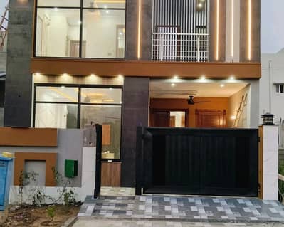 Facing Park House Of 5 Marla In Bahria Nasheman For sale