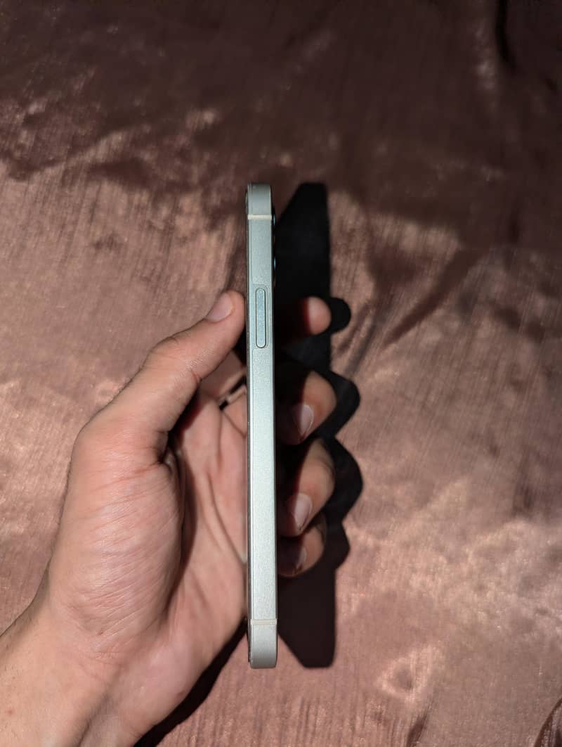 Apple iPhone 12 3