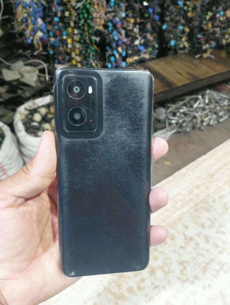 OPPO A76 3