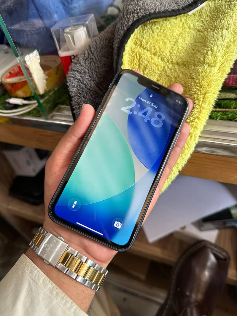 Apple iPhone 11 3