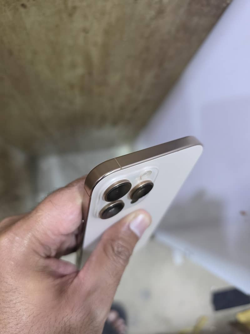 Apple iPhone 16 Pro Max 256Gzb desert color jv 1