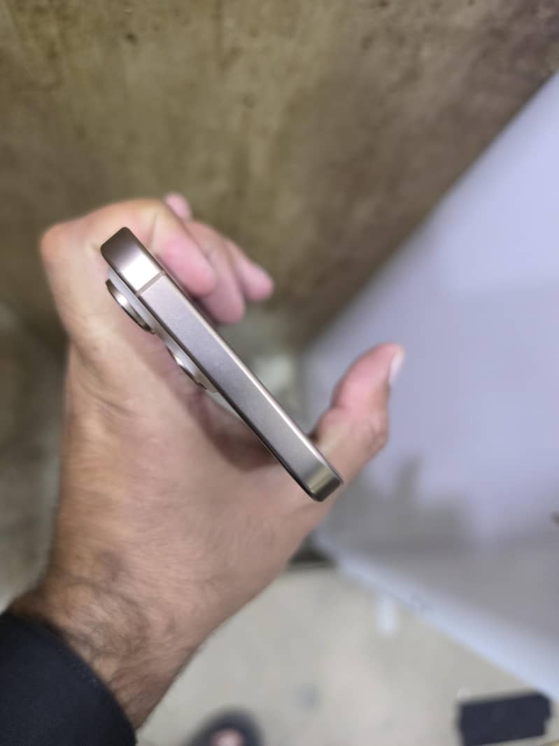 Apple iPhone 16 Pro Max 256Gzb desert color jv 2