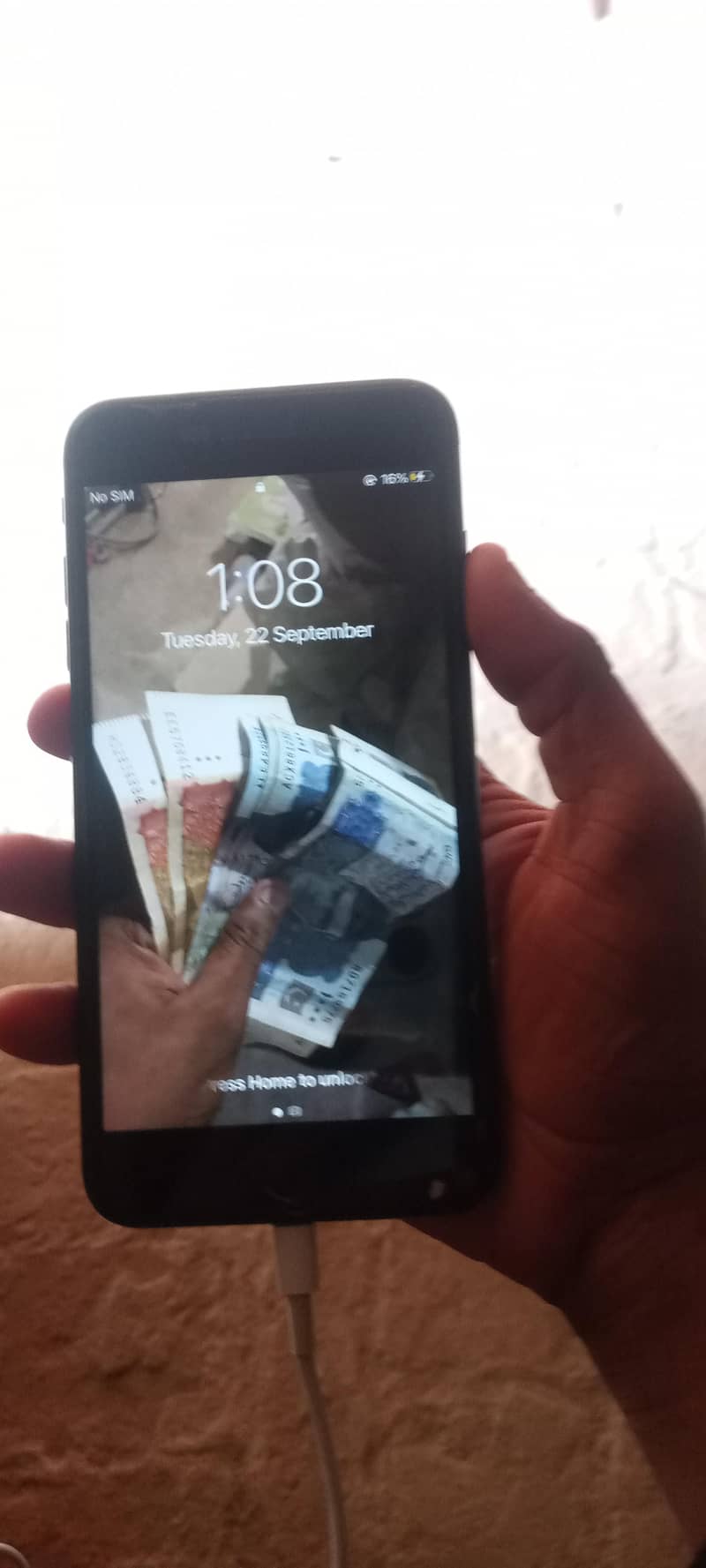 Apple iPhone 7 Plus 0