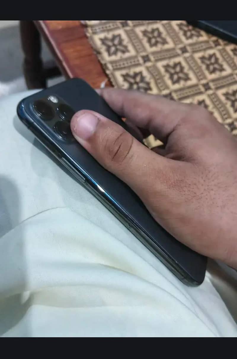 Apple iPhone 11 Pro 0