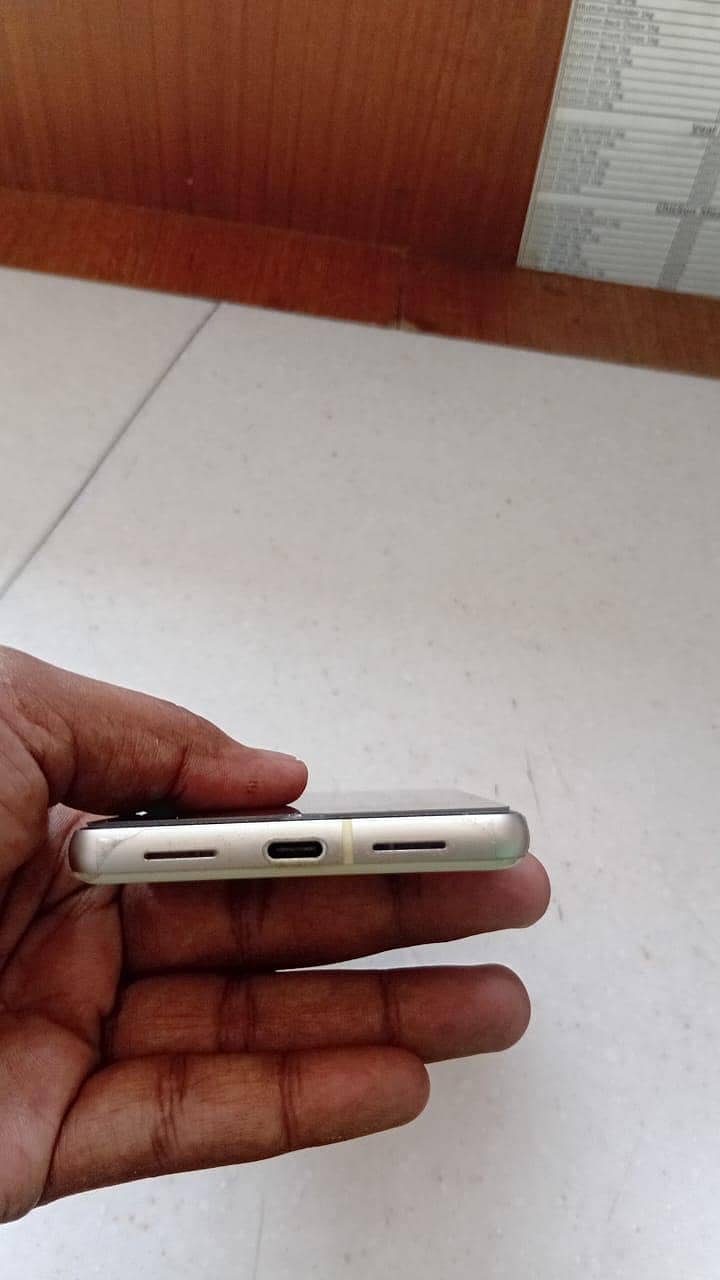 Google Pixel 7 3