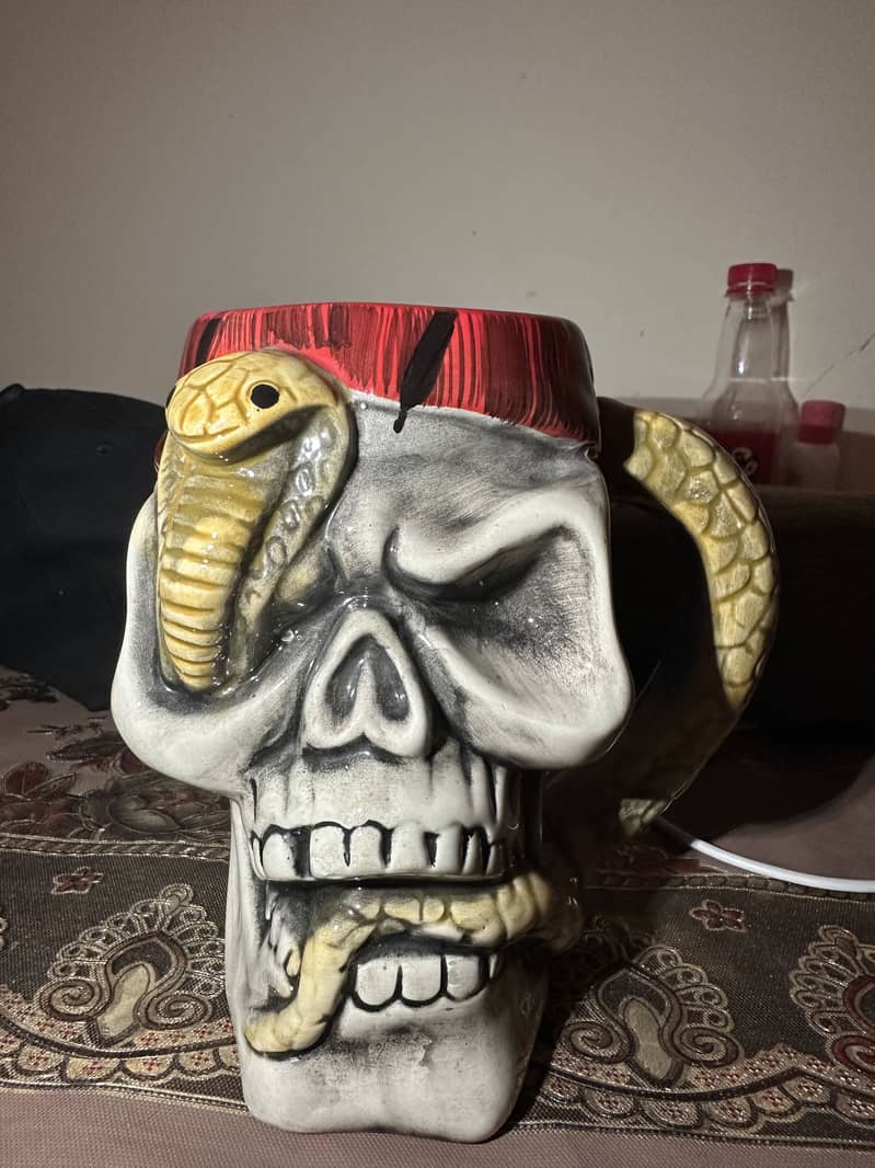 Skull mug 3