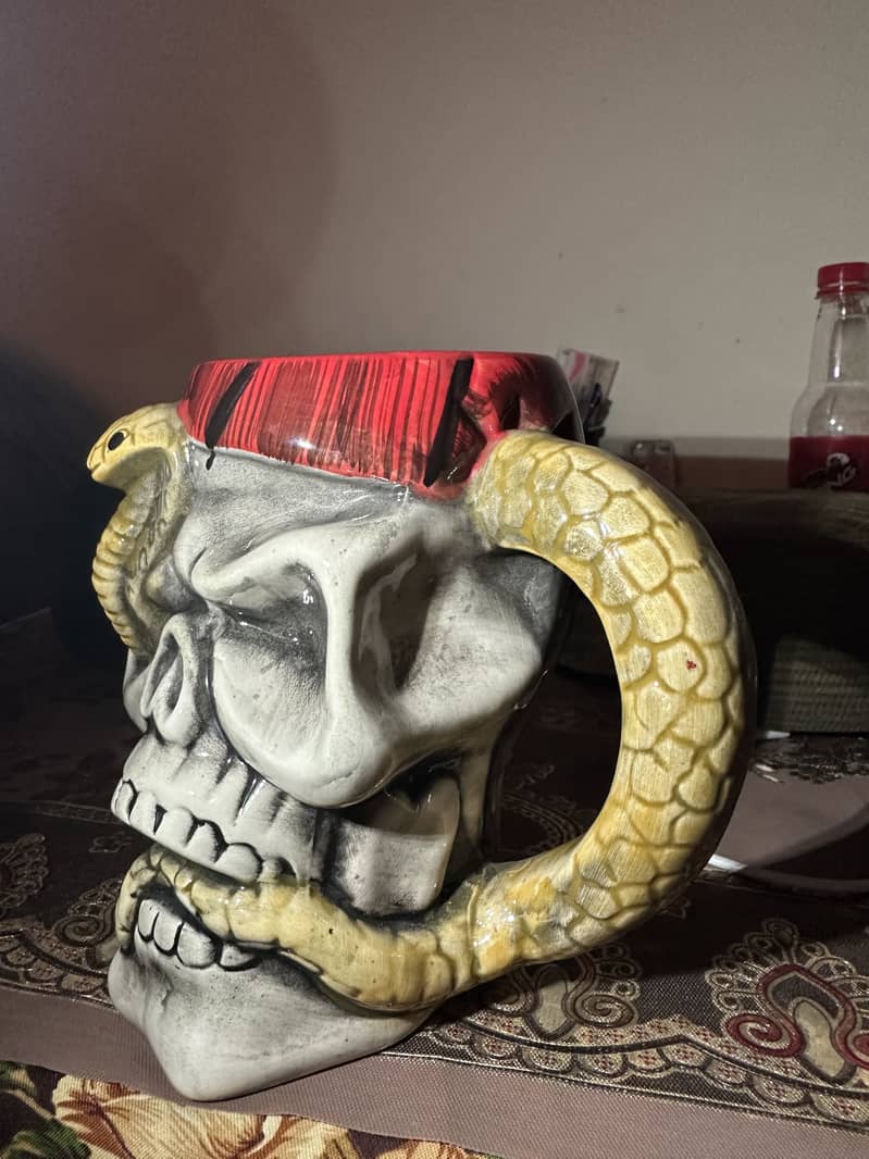 Skull mug 4
