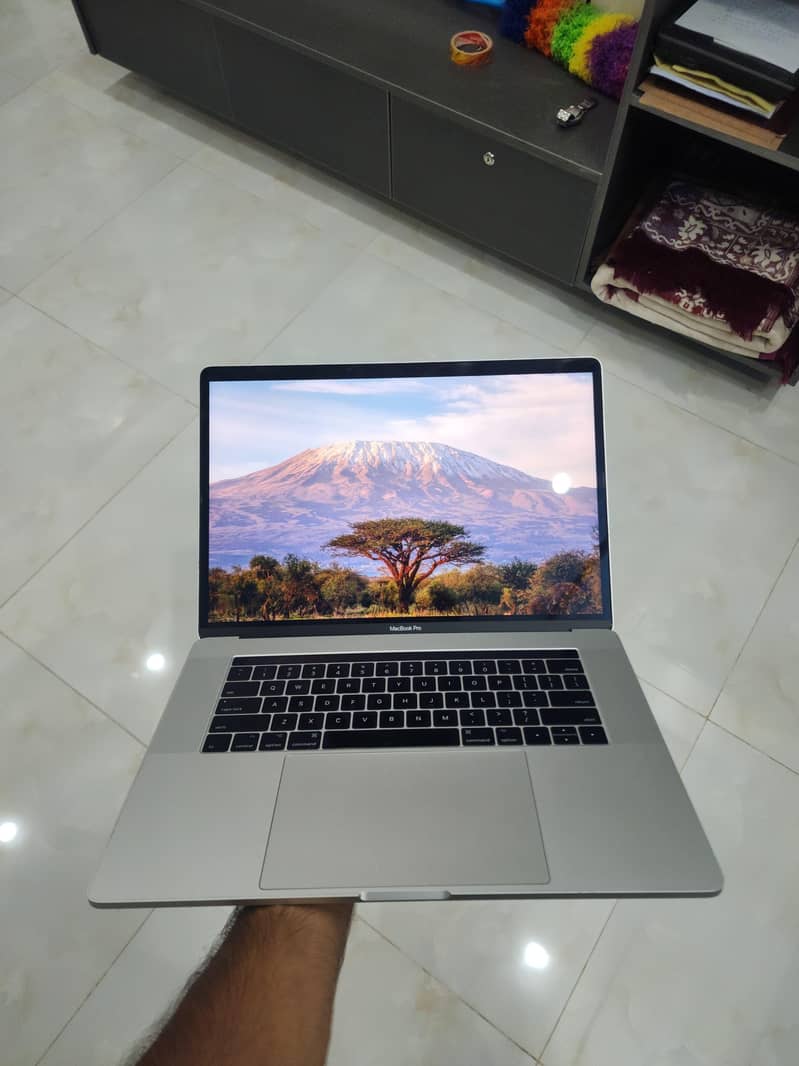 MacBook Pro 17 0